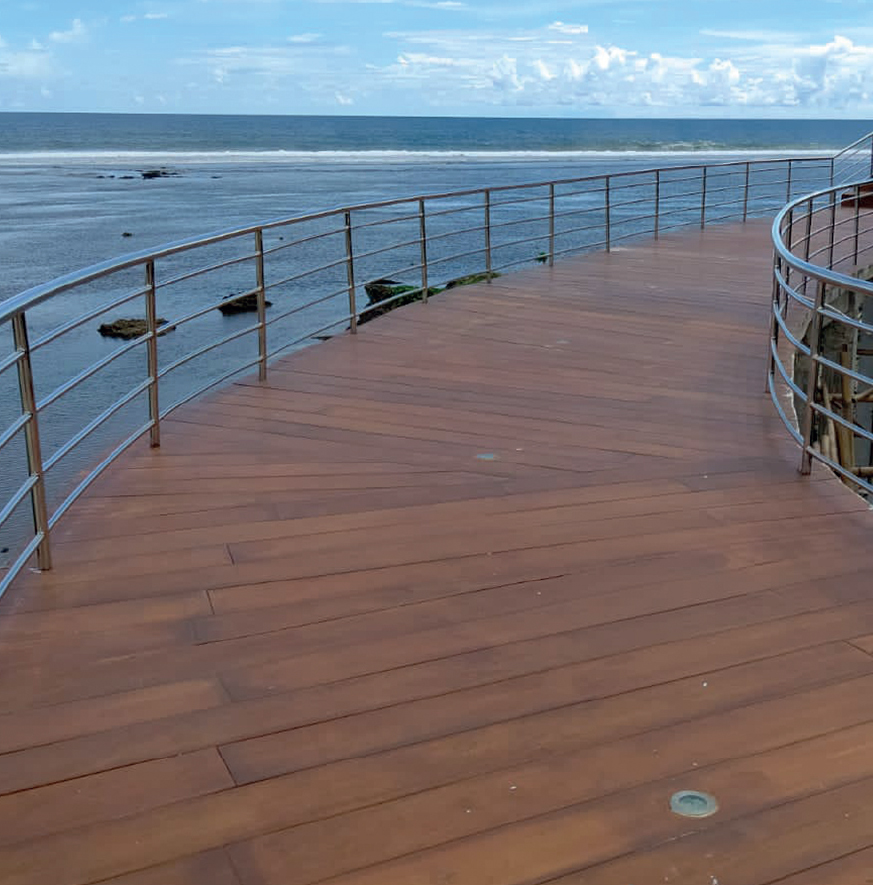 Luxer Deck Application